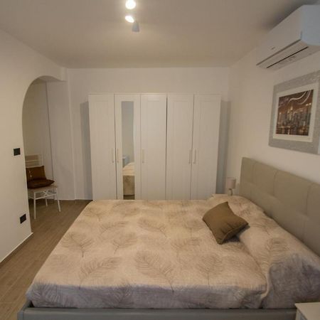 Appartamento A 90 Metri Dal Mare Varraze Exterior foto